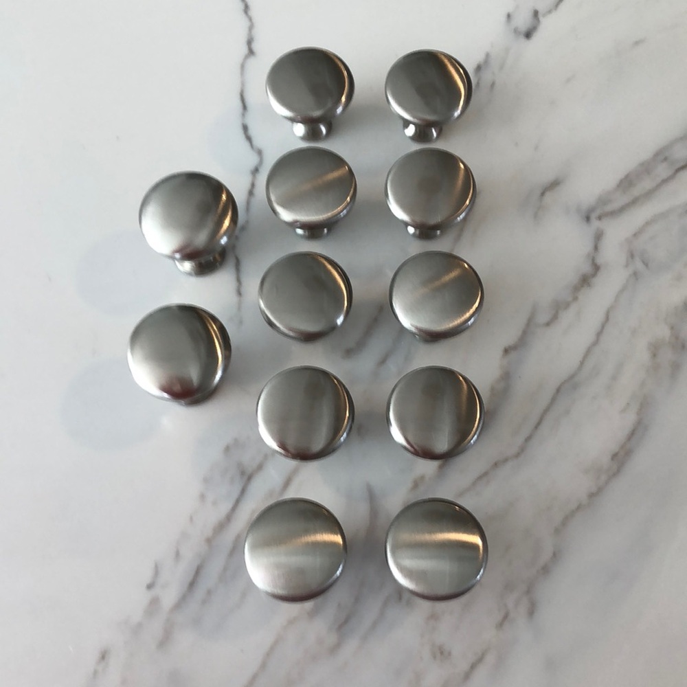 Silver Metal Knob Set